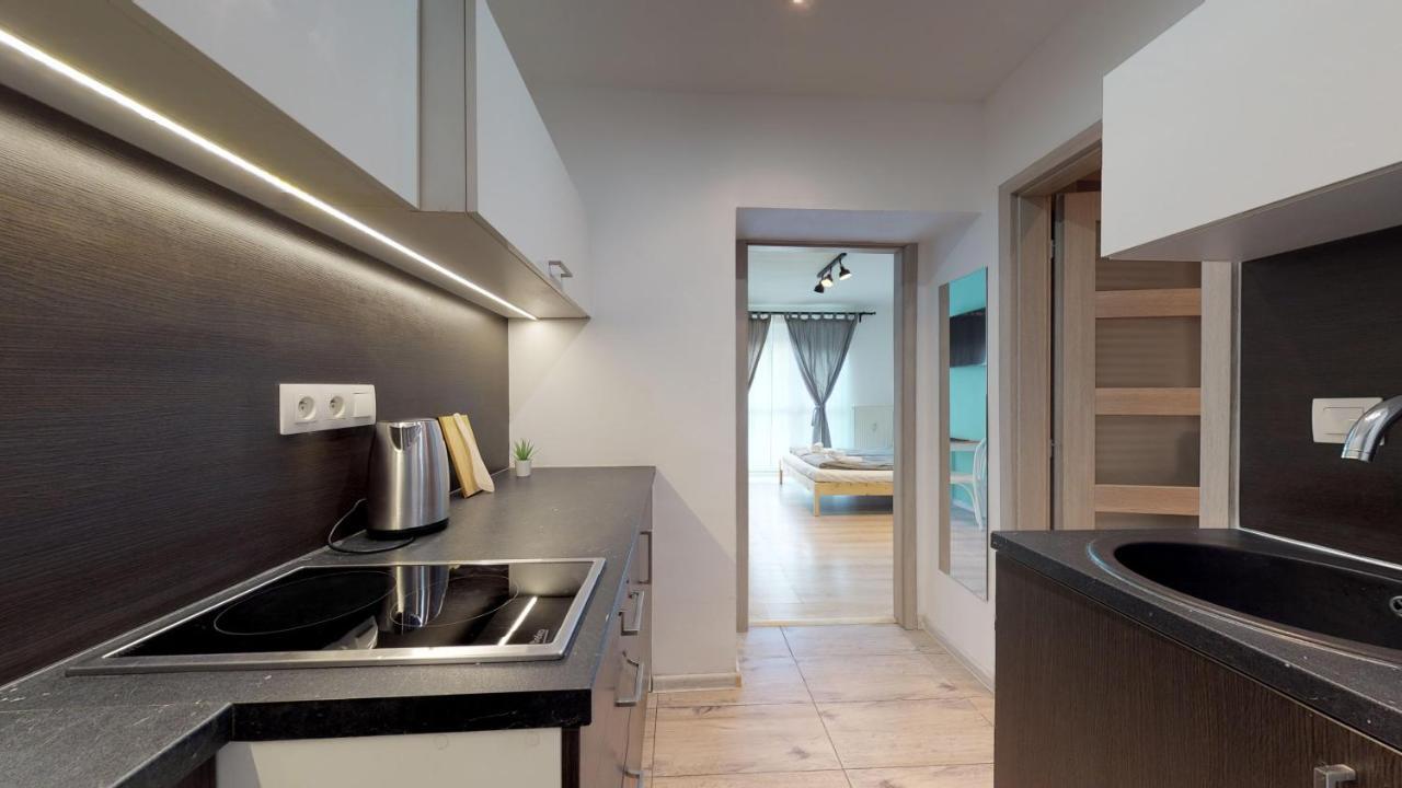 Studio Steps From Nivy & Main Bus Station Bratislava Ngoại thất bức ảnh